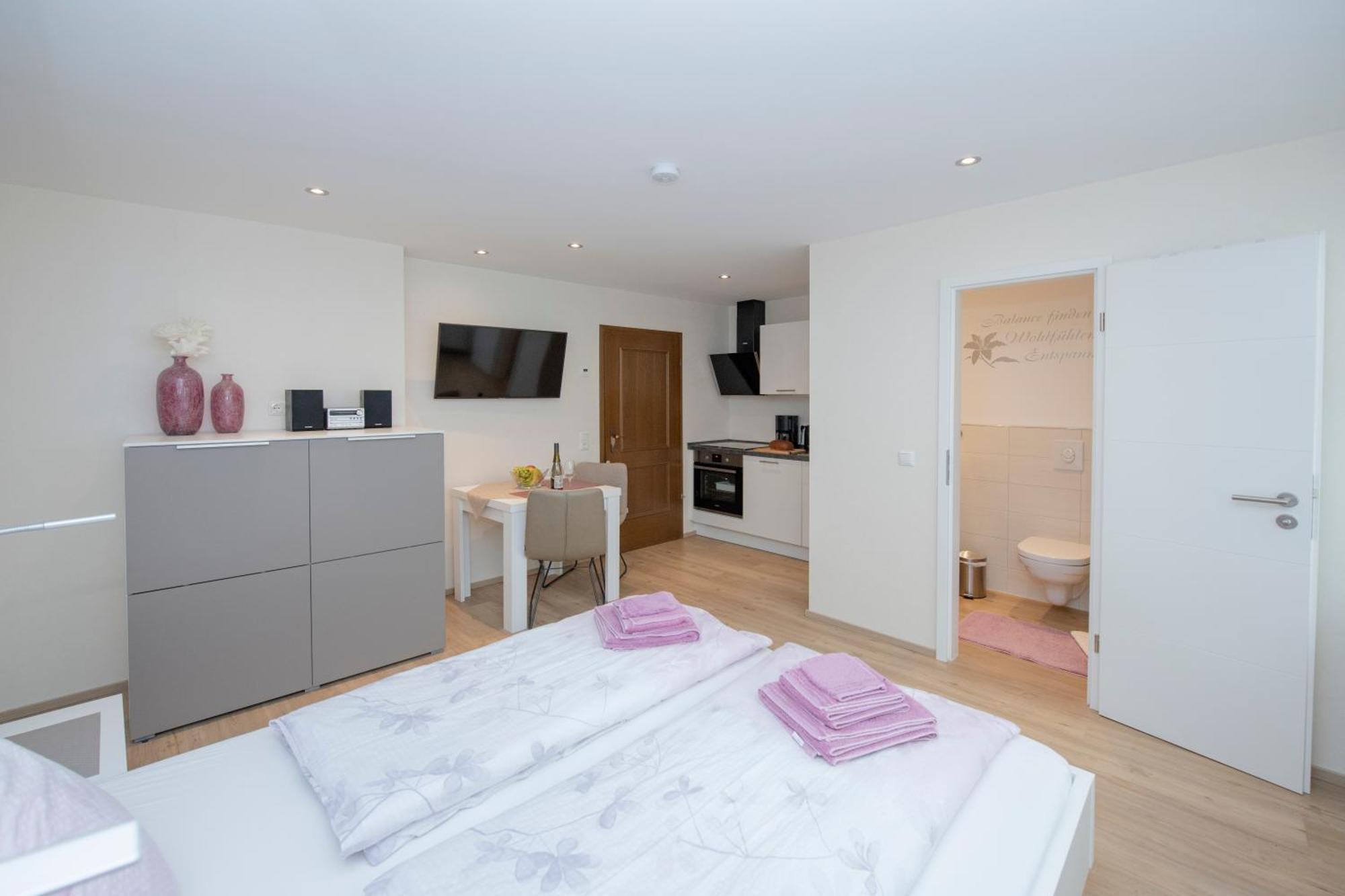 Studio Apartment Am Historischen Matthiasturm Neef المظهر الخارجي الصورة